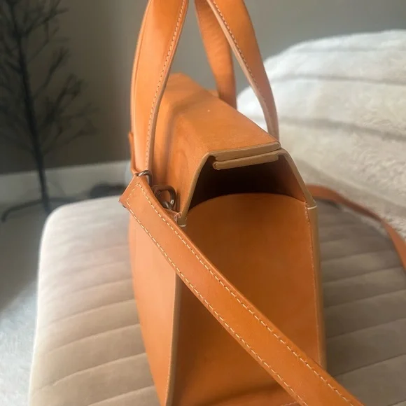 Gorgeous Tan Leather Isaac Reina Bag - Picture 8 of 11